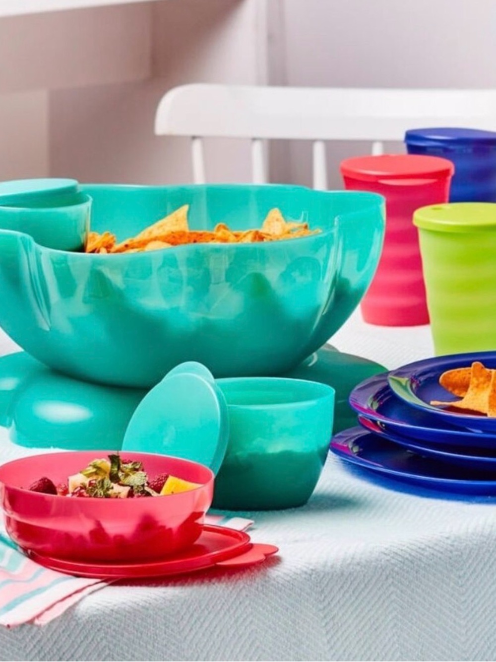 Tupperware Chip n Dip Set